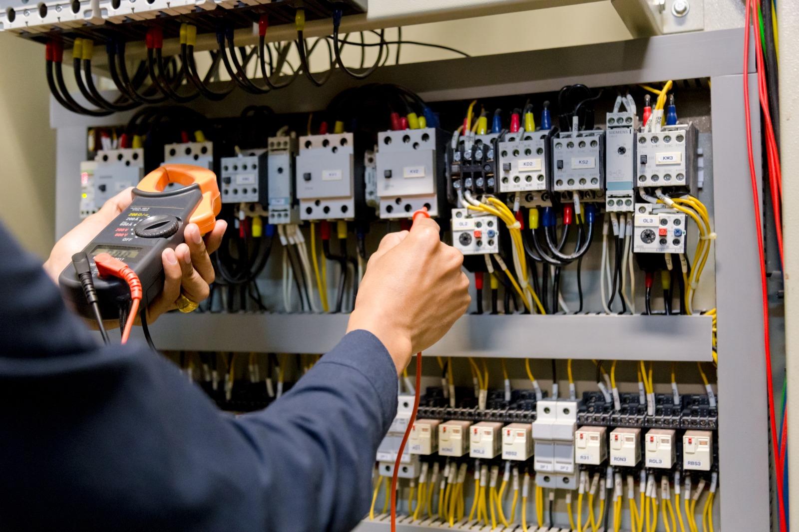 Elektrik Tesisat ve Taahhüt Hizmetleri